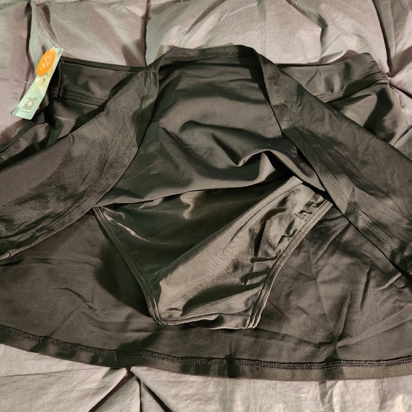 NWT..Women's swimsuit skirt - Picture 6 of 7